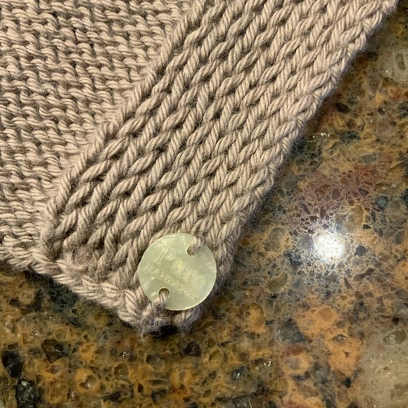 PURE hand knit sweater vest size M/L very unique buttons. Runs like a 1x - Picture 7 of 15